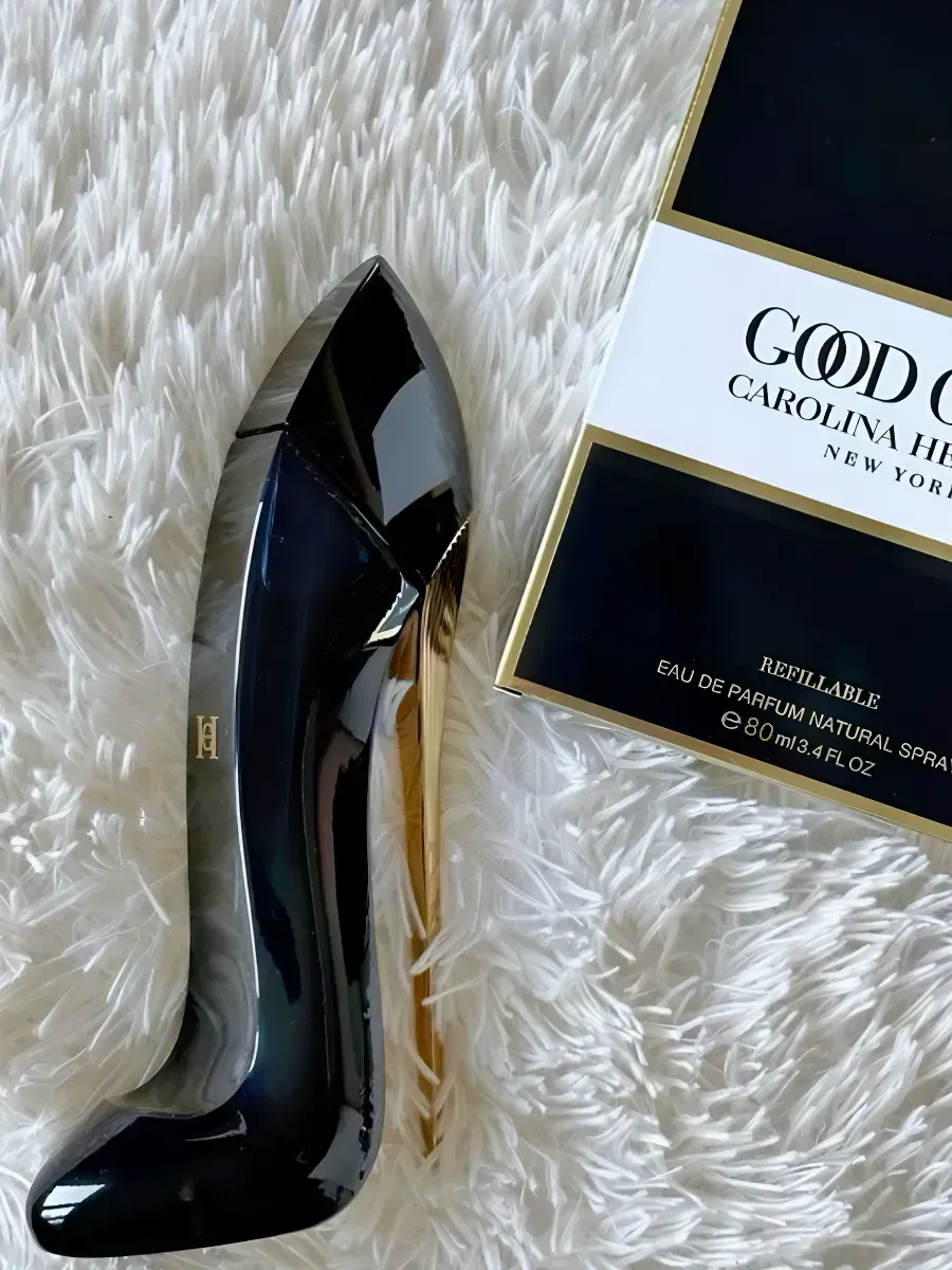 Флакон Good Girl рядом с коробкой